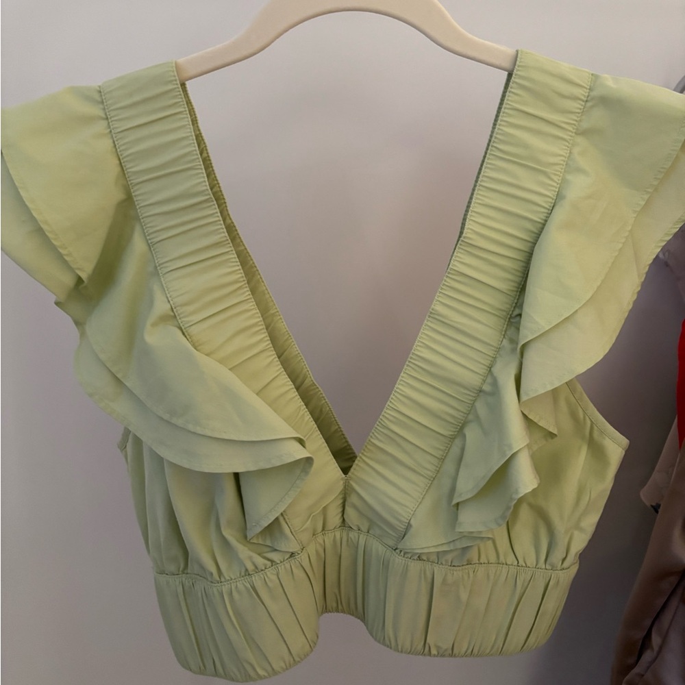 Abercrombie & Fitch light green crop ruffle top!